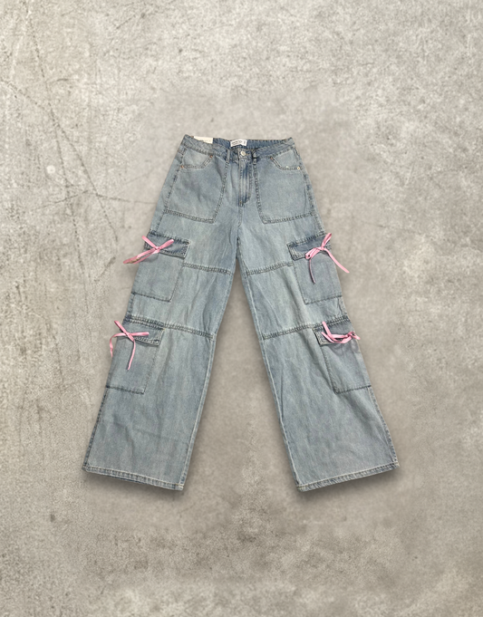 Bow Tie Cargos
